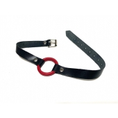 Красный кляп-кольцо на черных кожаных ремешках - БДСМ Арсенал - купить с доставкой в Люберцах
