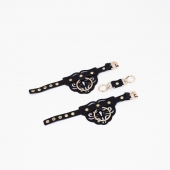 Черные кожаные наручники с клепками, кольцами и золотистой фурнитурой - Crazy Handmade - купить с доставкой в Люберцах