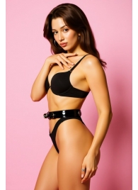 Эффектный черный пояс из лаковой эко-кожи - БДСМ Арсенал - купить с доставкой в Люберцах