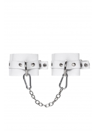 Белые мягкие кожаные оковы с люверсами - Pecado - купить с доставкой в Люберцах