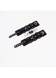 Черные кожаные наручники с узорами и золотистой фурнитурой - Crazy Handmade - купить с доставкой в Люберцах