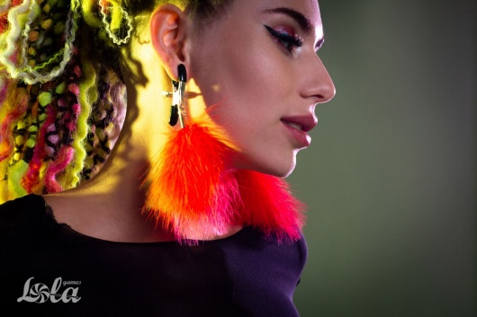 Зажимы на соски с красным пухом Euphoric - Lola Games - купить с доставкой в Люберцах