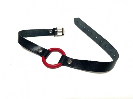 Красный кляп-кольцо на черных кожаных ремешках - БДСМ Арсенал - купить с доставкой в Люберцах