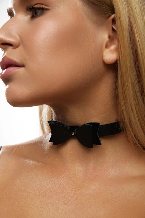 Черный кожаный однослойный чокер с бабочкой - Crazy Handmade - купить с доставкой в Люберцах