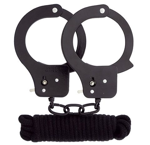 Чёрные наручники из листового металла в комплекте с веревкой BONDX METAL CUFFS LOVE ROPE SET - Dream Toys - купить с доставкой в Люберцах